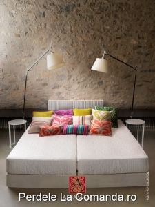 PxxA017-perne-decorative-dormitor-model-dungi-abstract-buline-rosu-portocaliu-roz-albastru-verde-mov